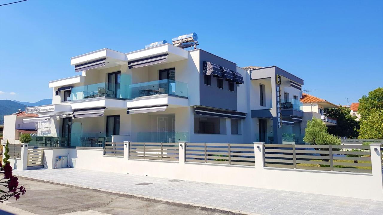 Albatros Luxury Suites Vrasná Zewnętrze zdjęcie