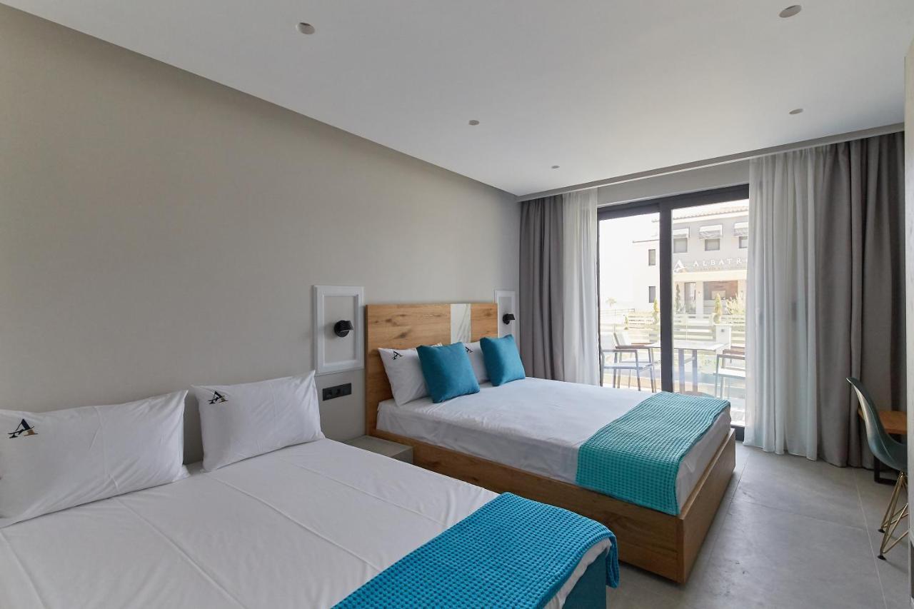 Albatros Luxury Suites Vrasná Zewnętrze zdjęcie